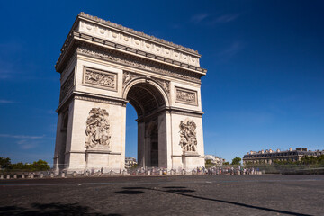 Fototapeta na wymiar View of the Arc de Trompe in Paris
