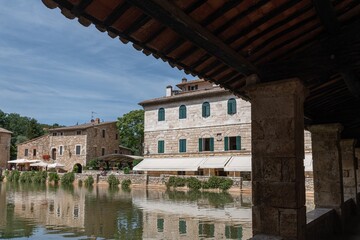 Thermal Bath in the Historic Center of Bagno Vignoni - 623175938