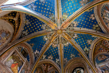 Capilla de San Blas en la Catedral de Santa María en Toledo, España - obrazy, fototapety, plakaty
