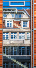 Obraz premium typical reflection at a modern office building