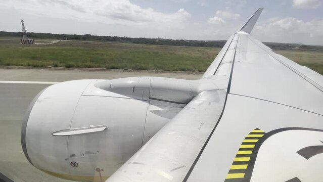 avion pos&eacute; 4K