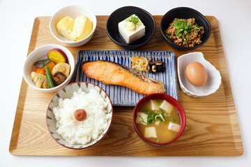 和食の朝食イメージ　日本料理
