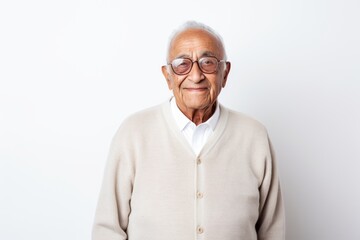 Obraz premium Portrait of a senior asian man wearing eyeglasses on white background