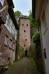 Fototapeta na wymiar Schnatterlochturm, Durchgang durch den Turm in Miltenberg auf dem Weg zur Burg, Miltenberg, Franken, Bayern, Detuschland
