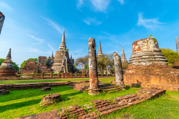 Obraz premium The ruins of the Wat Phra Si Sanphet temple in Ayutthaya Historical Park, a UNESCO world heritage site, Thailand