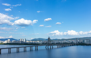 Olympic Bridge, is a bridge over the Han River in Seoul, South Korea.
