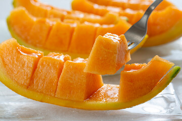 完熟のメロン、赤肉の夕張メロン