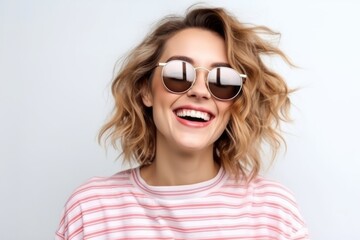 Obraz premium Medium shot portrait photography of a happy girl in her 30s wearing a trendy sunglasses against a pearl white background. With generative AI technology