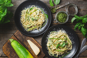 Pasta with zucchini and cream sauce