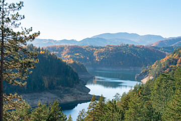 Obraz na płótnie Canvas Lake in the mountains at autumn
