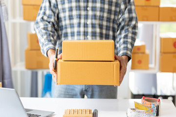 start a small business SME business owners Business owners check online orders To prepare to pack...