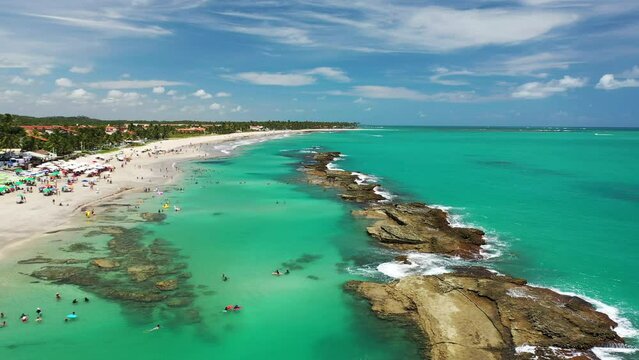 Praia de Tamandar&eacute; e Carneiros Visto de cima com Drone 4k em Tamandare - Praia dos Carneiros - Pernambuco - Nordeste - Brasil