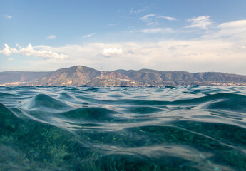 Stretto di Messina, Vista della Calabria dalla superficie dell'acqua