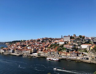 Fototapeta na wymiar Vue du Douro et de Porto, Portugal depuis les hauteurs