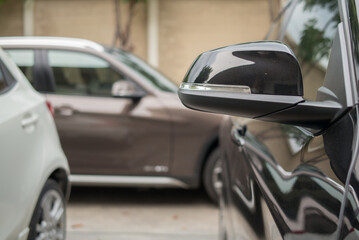 Obraz na płótnie Canvas Closeup luxury car side mirror