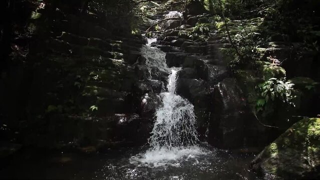 践祚の滝　鹿児島県薩摩川内市入来町