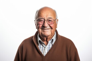 Obraz premium Portrait of a senior man with glasses on a white background.