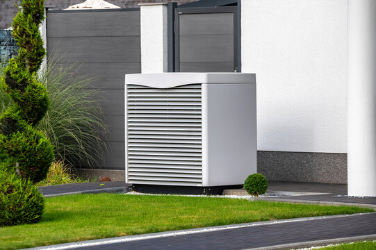 Neues Wohnhaus mit moderner W&auml;rmepumpe als Heizung