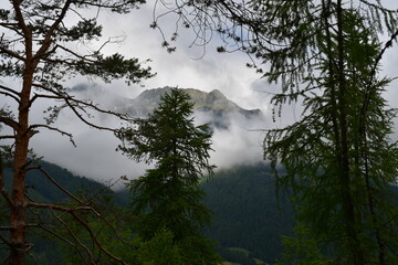 Obraz premium Berge und Wolken bei Sölden im Ötztal 