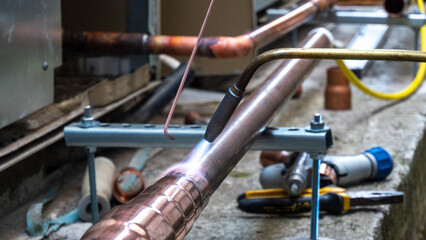 brazing copper pipes with a gas torch 