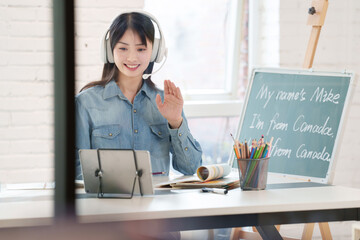 Young women live online education