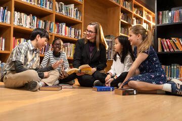 The teachers and students in the library