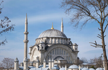 Obraz premium A view from Nuruosmaniye Mosque