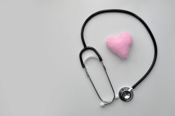 estetoscópio medicinal com coração, dia internacional da saúde 