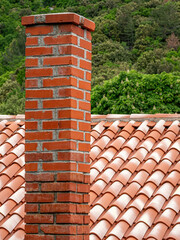 Dachziegel, Dacheindeckung mit Schornstein