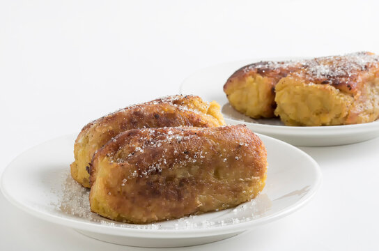 Rellenitos de pl&aacute;tano, postre t&iacute;pico guatemalteco hechos a base de pl&aacute;tano rellenos de frijoles dulces; fritos en aceite.