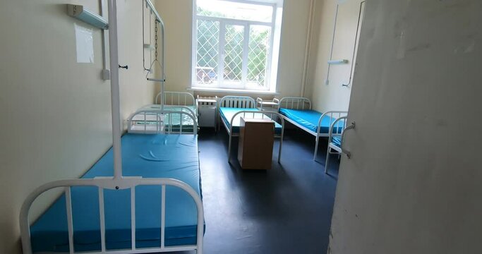 An empty hospital ward used for the treatment of diseases, health problems. Intensive care .