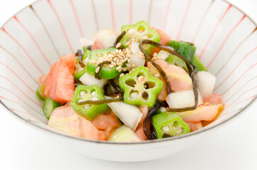 トマトとオクラのさっぱり塩昆布和え