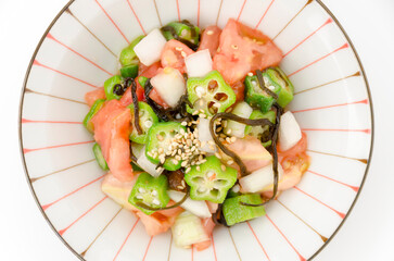 トマトとオクラのさっぱり塩昆布和え