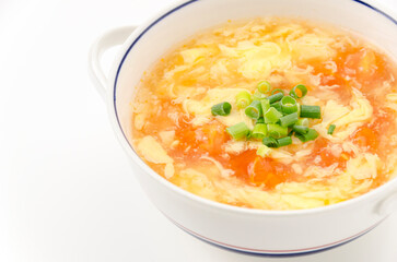 トマトとたまごのふわふわ中華スープ