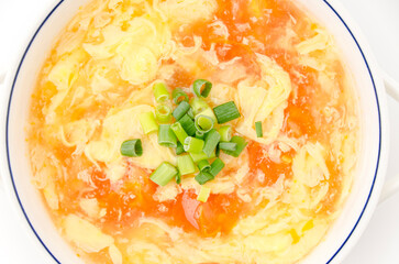 トマトとたまごのふわふわ中華スープ