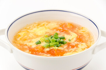 トマトとたまごのふわふわ中華スープ