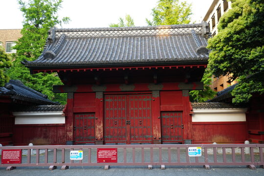 Aka-mon Gate at Tokyo University in Tokyo, Japan - 日本 東京 東京大学 赤門