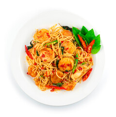 Spaghetti Scalloped Stir Fried with Spicy Basil