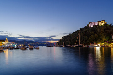 Naklejka premium Italian Riviera, Tigullio gulf at sunrise light