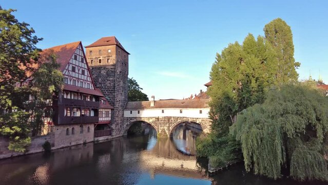 N&uuml;rnberg, Deutschland: Die Henkerbr&uuml;cke &uuml;ber die Pegnitz