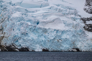 Sailing the Lemaire Chanel Antartic Peninsula