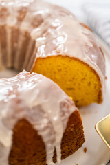 Simple vanilla bundt cake from box cake
