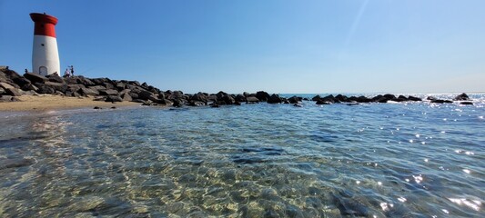 Plage Occitanie: le phare de la Tamarrissière près d'Agde, embouchure de l'Hérault, vacances...
