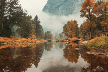 Fototapeta premium Autumn in Yosemite