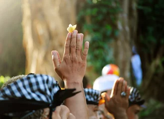 Stoff pro Meter Bali Balinese Hindu Religious Island Hinduism Prayer at Traditional Ritual Ceremony  © w1snu.com