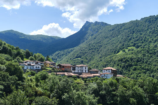 San Juan de Bele&ntilde;o, Ponga, beautiful mountain village in the interior of Asturias