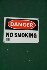 danger no smoking sign