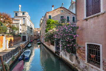 Scenic narrow canal in Venice, Italy. © Photocreo Bednarek
