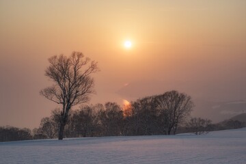 北海道・豊浦町 冬のポロモイ山からの夕景