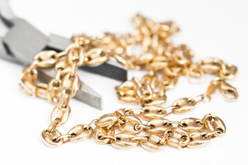 A Glittering Showcase: Expertly Handcrafted Jewelry and Accessories